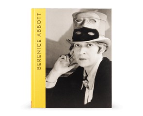 Книга "Portraits of Modernity"