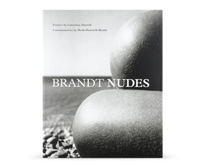 Книга "Nudes"