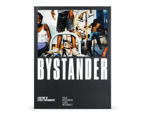 Книга "Bystander. A History of Street Photography"