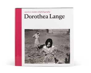 Книга "Aperture Masters of Photography: Dorothea Lange"
