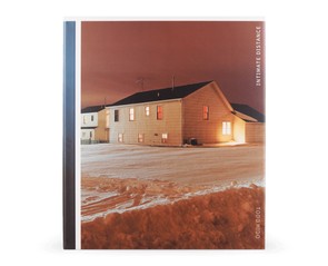 Книга "Intimate Distance"
