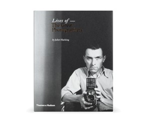 Книга "Lives of — The Great Photographers"