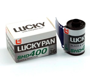 Фотопленка Lucky Film BW Pan SHD400 (135/36)