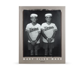 Книга "Twins"