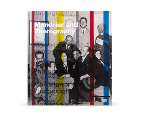 Книга "Mondrian and Photography. Picturing the Artist and His Work"