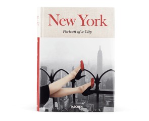 Книга "New York. Portrait of a City"