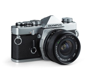 Фотоаппарат пленочный зеркальный Olympus OM-1 с объективом Zykkor 28 mm f/2.8