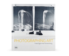 Книга "Photographing Art"