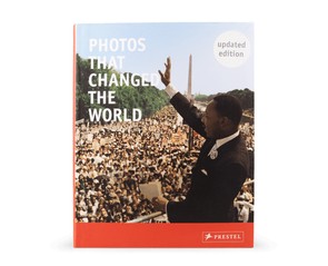 Книга "Photos that Changed the World"