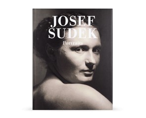 Книга "Portraits"