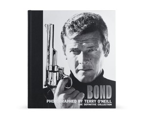 Книга "Bond. The Definitive Collection"