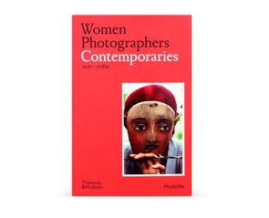 Книга "Women Photographers. Contemporaries 1970-today"